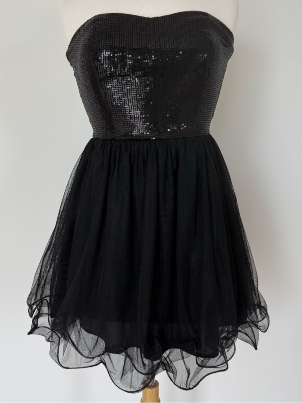 Forever 21 Black Mini Dress Sequin Bodice Strapless Evening // Size M